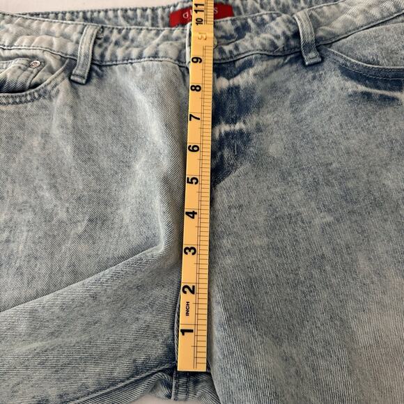 Guess Wide Leg Ecco 31" x 32" Acid wash look light Denim Mid rise 10". - Picture 7 of 10